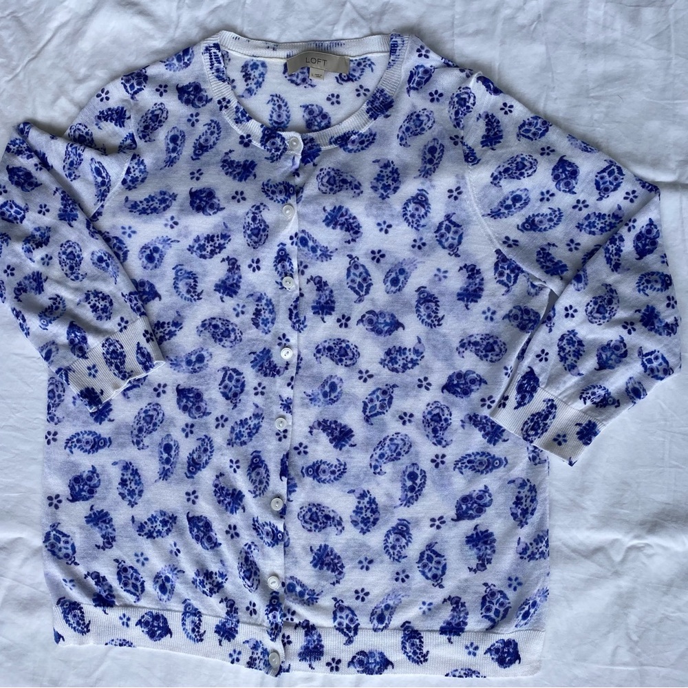 Loft 3/4 sleeve paisley print cardigan indigo and white Size -L